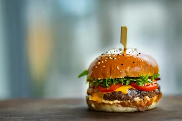 Burger 100% Μοσχαρίσιο Χειροπ.